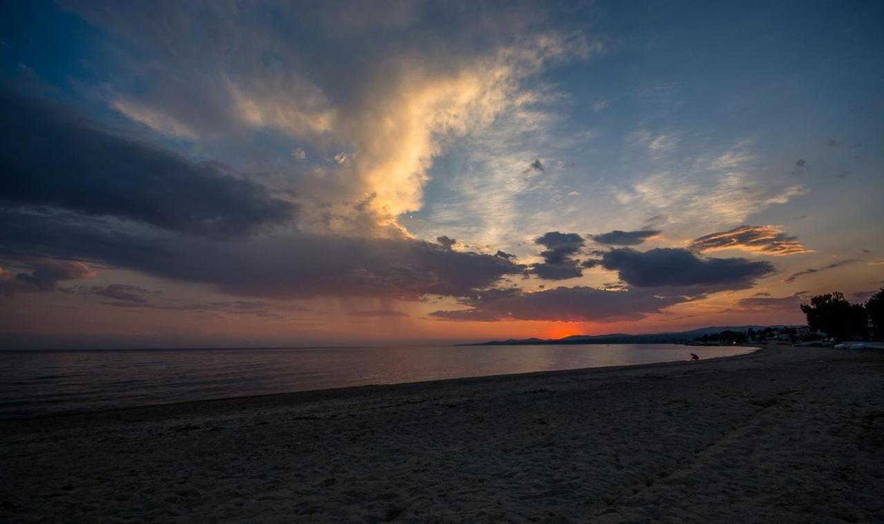 Studio Nikiti Beach Экстерьер фото