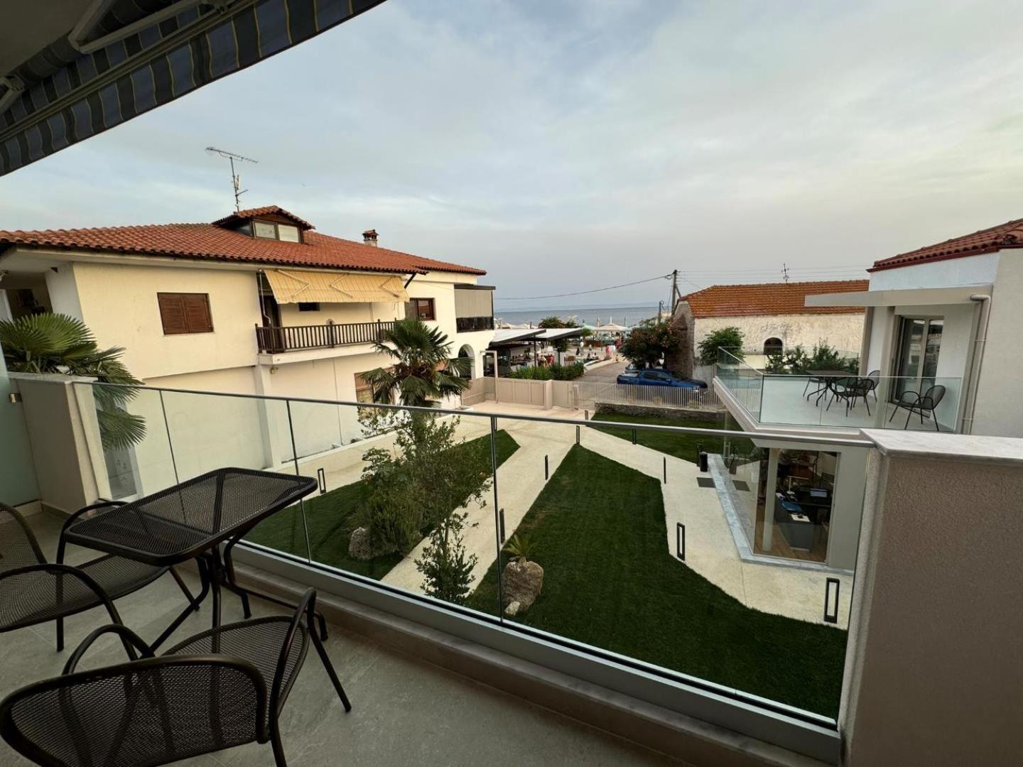 Studio Nikiti Beach Экстерьер фото