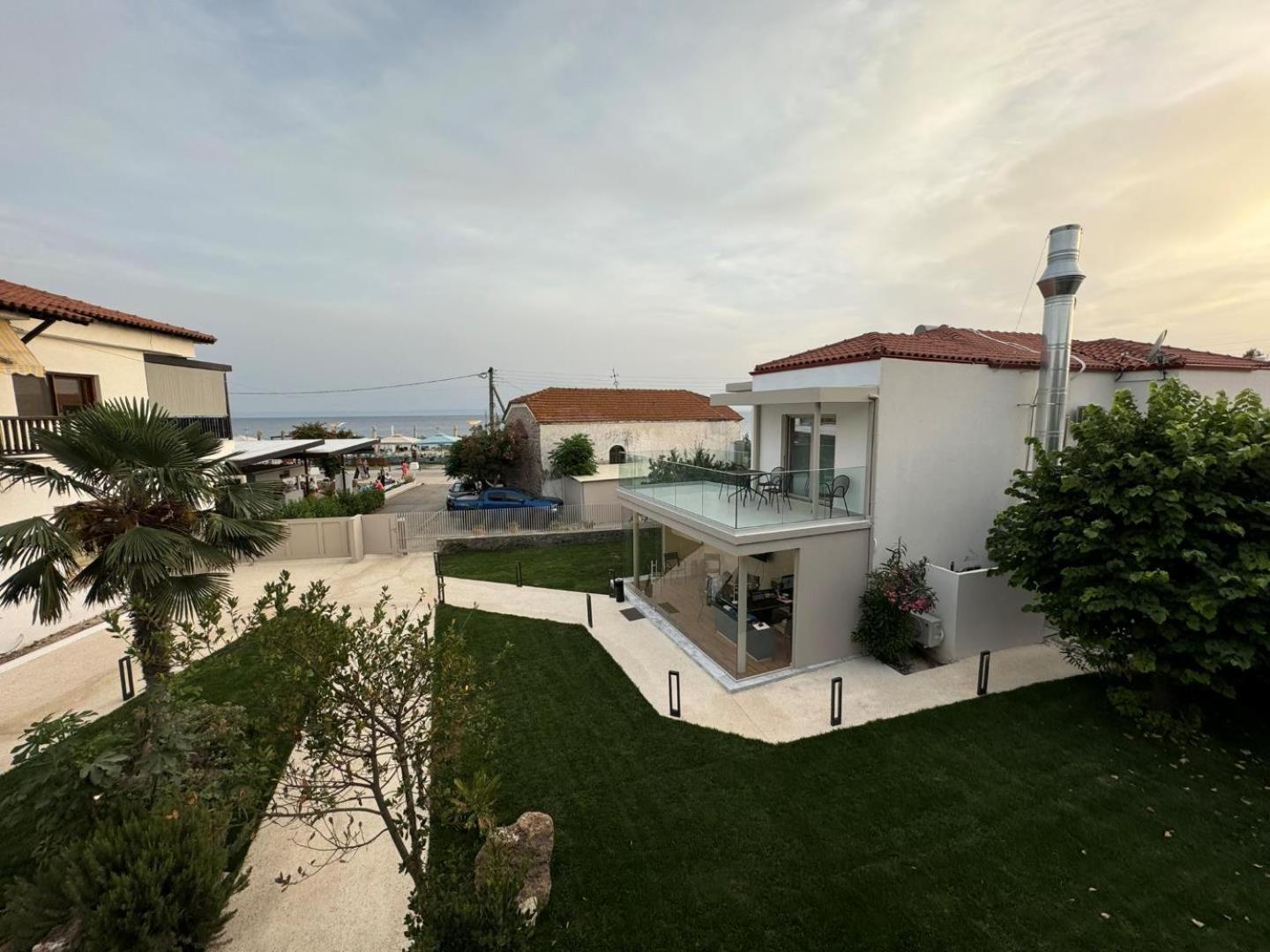 Studio Nikiti Beach Экстерьер фото